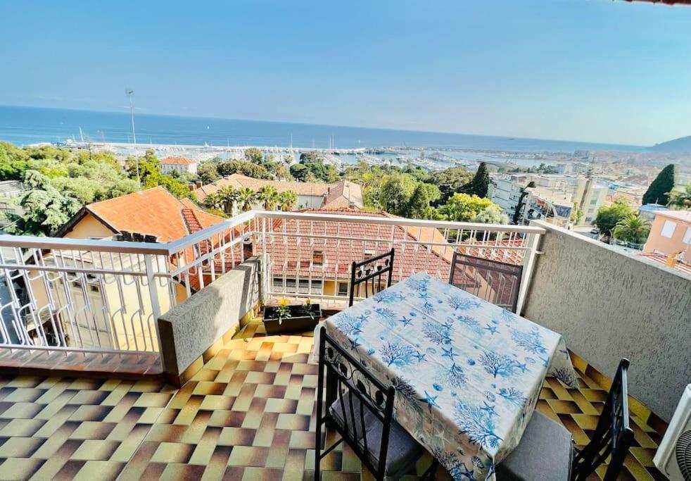 Special Home Vista Mare E Parcheggio Privato サンレモ エクステリア 写真