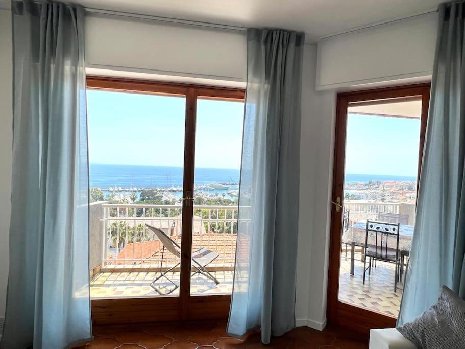 Special Home Vista Mare E Parcheggio Privato サンレモ エクステリア 写真