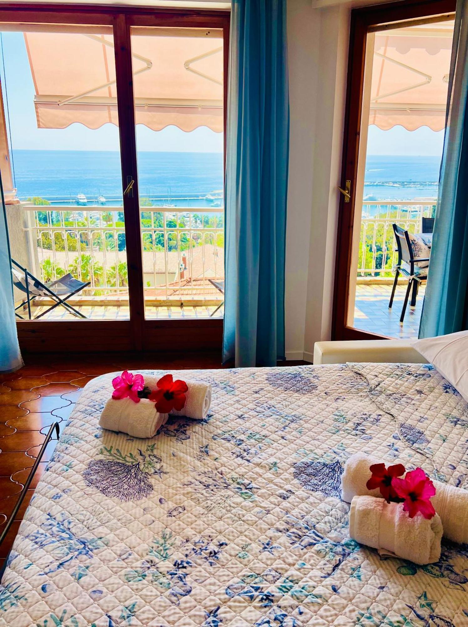 Special Home Vista Mare E Parcheggio Privato サンレモ エクステリア 写真